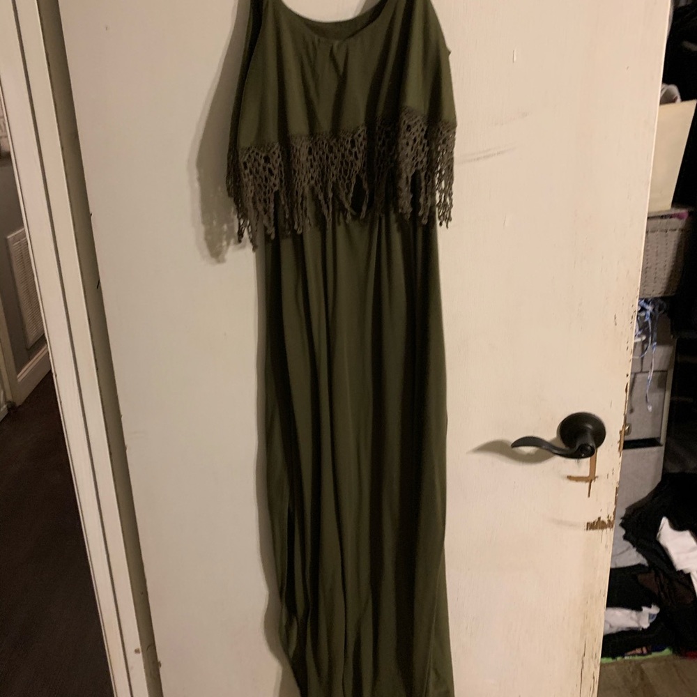 Dress - Picture 3 of 3